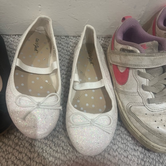 4 pairs of shoes H&M and Gap size 9 - Picture 4 of 5